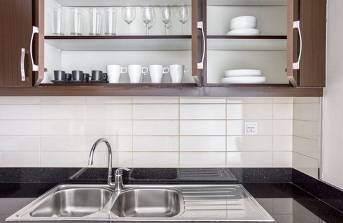 Trade Center Apartment | Blueground | Trade Centre 1, pool, nr Dubai Mall