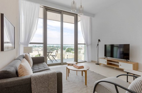Bur Dubai Apartment | Blueground | Za'abeel 2, pool, nr Dubai Mall