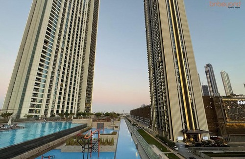 Za'abeel 2 Apartment | Bnbeyond's Artistic Luxe Retreat with Burj Views