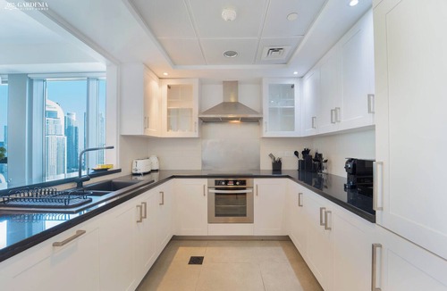 Downtown Dubai Apartment | Burj Khalifa View Downtown Dubai Lit Apartment