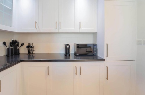 Downtown Dubai Apartment | Burj Khalifa View Downtown Dubai Lit Apartment