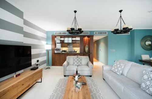 Downtown Dubai Apartment | Burj Residence by Radiance Vacation Stays