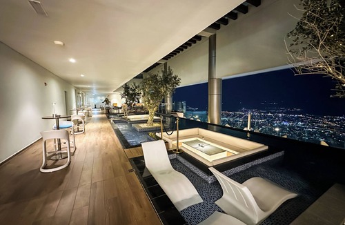 Downtown Dubai Apartment | Burj & Sea Views |Luxury 2BR| 5-Star Amenities + Concierge services