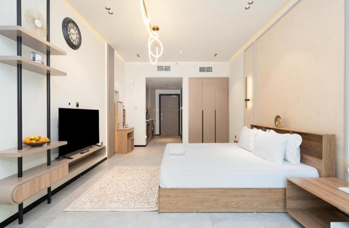 Al Barsha Apartment | Burj View - Luxury Studio - Near Dubai Miracle & Butterfly Garden- Arjan, Dubailand