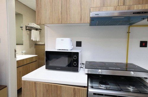 Abu Dhabi Apartment | Central Stay 1 Bed Junior near Cleveland