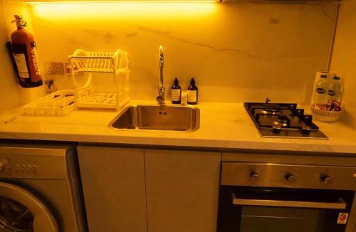 Nad Al Sheba Apartment | Charming French Riviera - Burj View - Studio