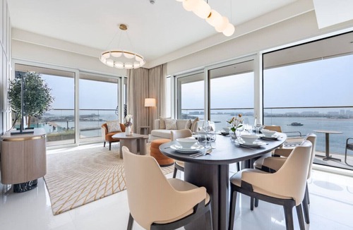 Dubai Marina Apartment | Chic 2 bedroom w Sunset and Palm Jumeirah Views