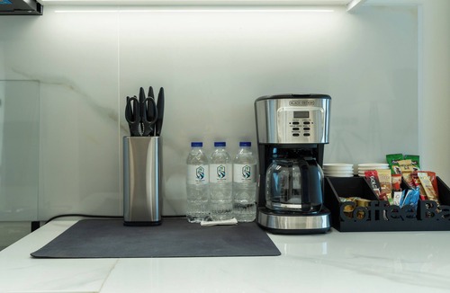 Al Quoz Apartment | Chic Comfort. Stylish One-Bedroom. Dubai