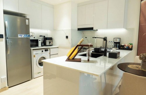 Al Quoz Apartment | Chic Comfort. Stylish One-Bedroom. Dubai