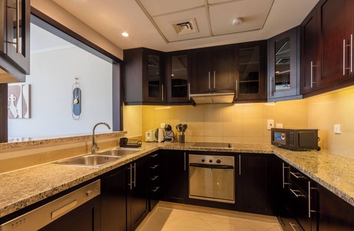 The Greens Apartment | Chic High-Floor 1BR in The Greens | Skyline Views