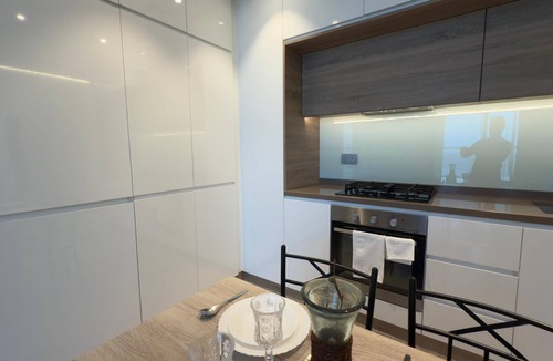 Dubai Marina Apartment | Chic Marina Vibes: 1BR Pad with Epic Views- 914