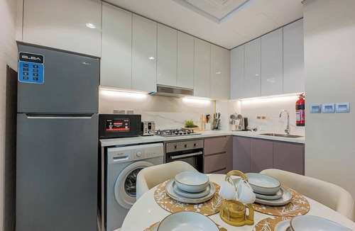 Dubai Apartment | Chic Meydan Apt with Balcony and City & Pool Views-1012
