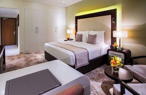 Al Barsha 1 Hotel | Classic | Elite Byblos | Rooftop Pool, Spa, Near Mall of the Emirates