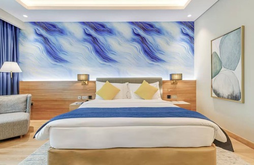 Garhoud Hotel | Classic Room | Movenpick Al Bustan | DXB 5 Min, Pool + Spa