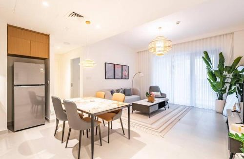 Dubai Apartment | Coastal Charm Casita : 1BR Creek Beach Elegance