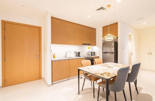 Dubai Apartment | Coastal Charm Casita : 1BR Creek Beach Elegance