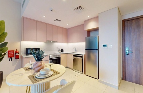 Umm Suqeim 3 Apartment | Contemporary 1 Bed Near Burj Al Arab l Wild Wadi