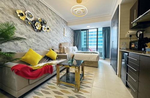 Jumeirah Lake Towers Apartment | Cosmos Living Charming Studio with Balcony
