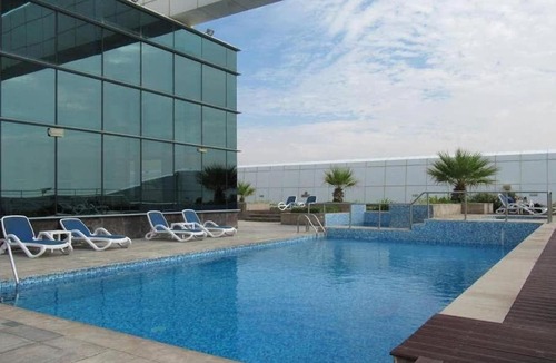 Jumeirah Lake Towers Apartment | Cosmos Living Delightful Studio with Balcony