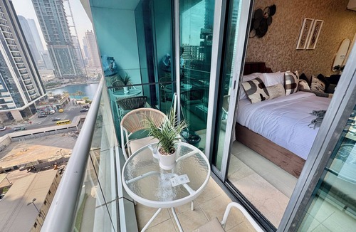 Jumeirah Lake Towers Apartment | Cosmos Living Majestic Studio GCV2