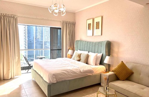 Jumeirah Lake Towers Apartment | Cosmos Living Spacious with Balcony GCV1
