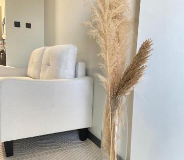 Dubai Apartment | Cosy fully furnished studio apartment with WIFI