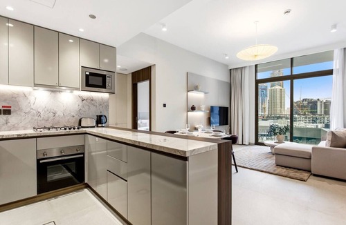 Jumeirah Village Circle Apartment | Cozy 1Bedroom w/Rooftop Pool & Sauna in JVC