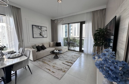 Dubai Apartment | Cozy 2-bedroom apartment with WiFi, AC in beautiful Dubai