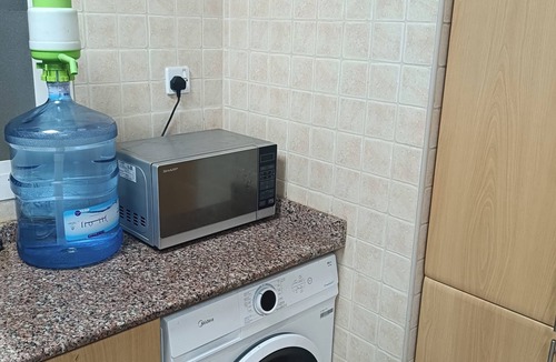 Dubai Condo | Cozy Bedroom condo in charming Dubai with WiFi, AC