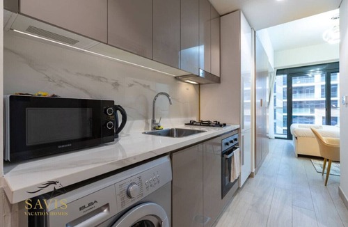 Nad Al Sheba Apartment | Cozy Brand New Studio in Meydan