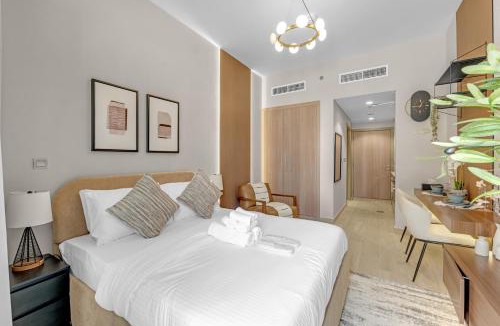 Nad Al Sheba Apartment | Cozy Luxe Studios in Meydan