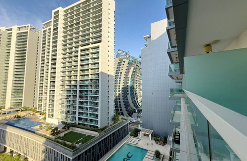 Downtown Dubai Apartment | Cozy Studio with City & Pool Views in Business Bay -1118