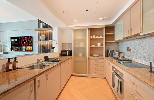Al Sufouh 2 Apartment | Curated High-Floor 2BR+Sofa Bed/Marina/Water View