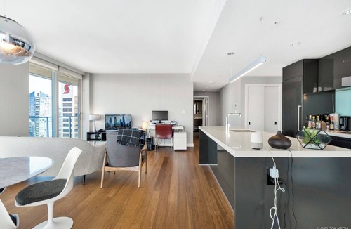 Yaletown Condo | D42 - Amazing, Exceptional Corner Unit At Telus Garden