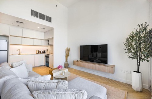 Dubai Apartment | Daniels 1BR at Creek Edge with Waterfront View