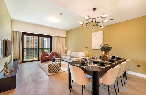 Downtown Dubai Apartment | Daniels Luxe 3BR Downtown with Skyline View