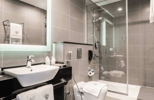 Downtown Dubai Hotel | Deluxe Burj View | Park Regis BB | Burj Khalifa Views, Pool + Spa, 4-Star