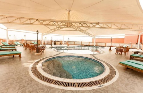Beach & Coast Apartment | Deluxe Double Or Twin Suite Near Al Khan 2 Beach