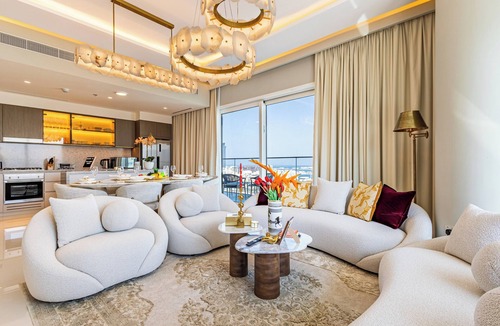 Dubai Marina Apartment | Designer 2BR | Grand Bleu | Waterfront Views