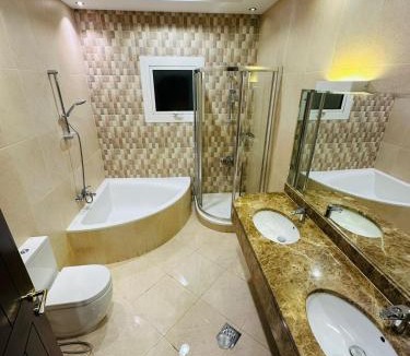 Al Barsha 2 House | Dubai Al Barsha Villa Fully Furnished Luxury Private Master Room Ensuite Huge Space Deluxe