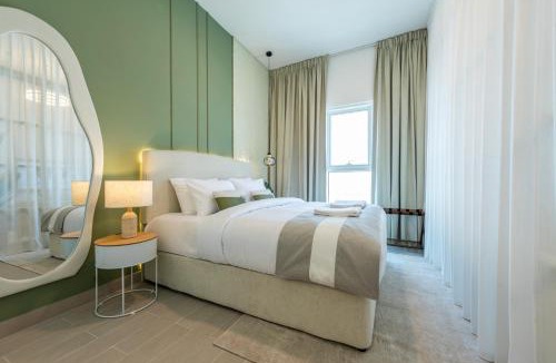Dubai House | Dubai Hills - 1BR Luxe Apartment - Golfville - by UDH