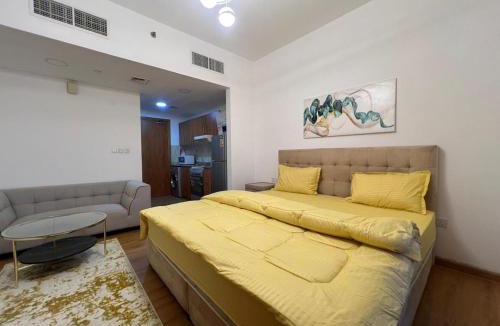 Madinat Zayed Apartment | Dubai Sky Line View Apartment