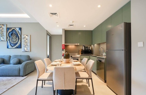 Al Wasl Apartment | Elegant 2BR Haven in Viridian by Central Park