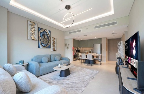 Al Wasl Apartment | Elegant 2BR Haven in Viridian by Central Park