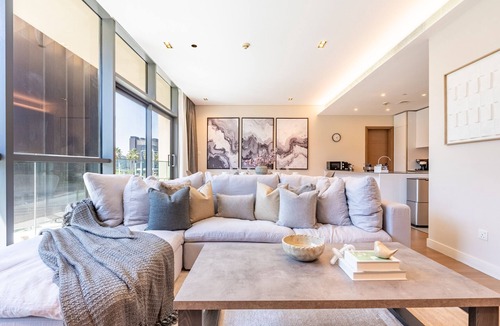 Al Wasl Apartment | Elegant 2BR with Assistant’s Room Next to Coca-Cola Arena and Metro Station