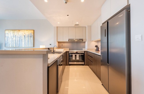 Dubai Apartment | Elegant 3 Bedrooms with Assistant Room, Mins. Drive to Ras Al Khor Wildlife Sanctuary - Harbour Views Tower 2, Dubai Creek Harbour