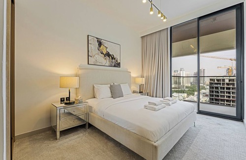Jumeirah Village Circle Apartment | Elegant 3BR Stay in JVC near Circle Mall