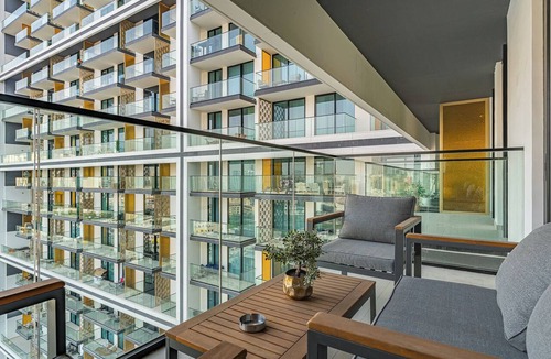 Jumeirah Village Circle Apartment | Elegant 3BR Stay in JVC near Circle Mall