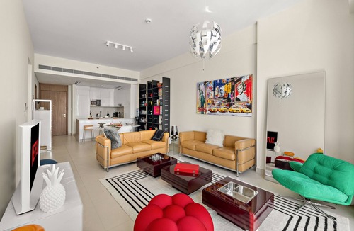 Al Safa Apartment | Elegant Canal-Front 1 BD in a Prime Location