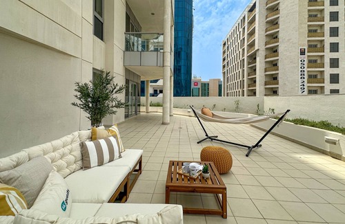 Deira Apartment | Elegant Family Retreat in Dubai's Deira: 3BR Oasis